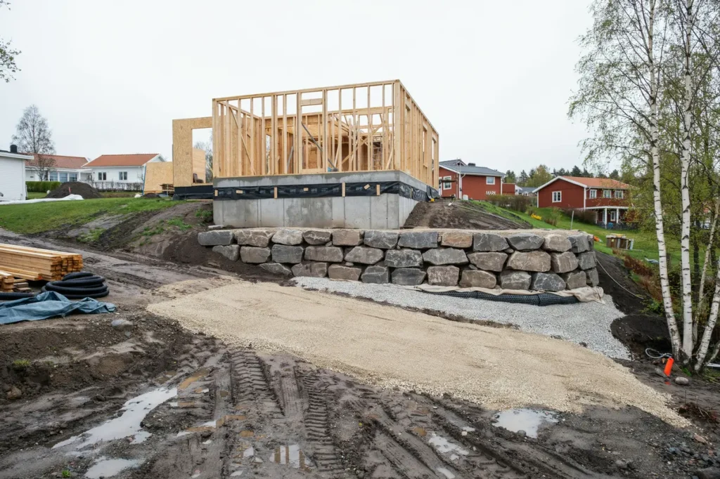 s f r du en h llbar husgrund p sluttande tomt smarta mark tg rder som minskar risk och kostnad